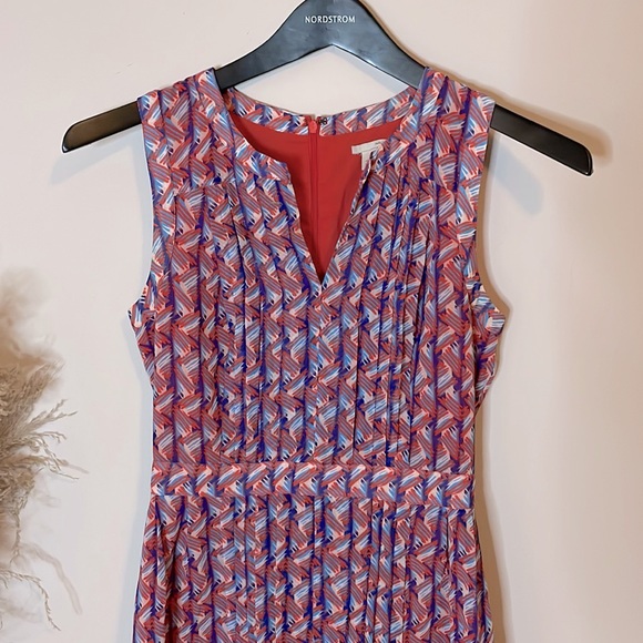 Halogen Pink 💕 Pleated Dress. - Picture 2 of 10